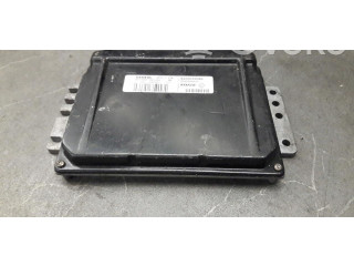 Блок управления двигателем Блок управления S110138000B Renault Clio I