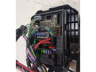 Блок предохранителей 284B76520R Dacia Sandero III