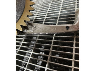 Čerpadlo oleje 070115105A Volkswagen Touareg I BAC