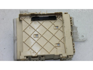 Блок предохранителей 8273012X70A Toyota Auris E180