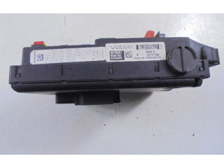 Блок предохранителей  8676391, 8676391   Volvo V70    