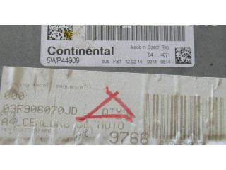 Блок управления двигателя 03F906070JD   Volkswagen New Beetle