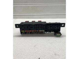 Блок предохранителей 8L0941822, 8L0941822 Volkswagen Golf IV