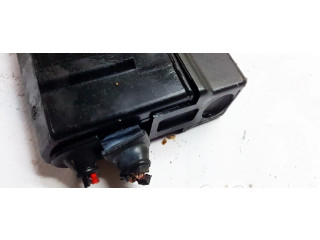 Pojistková skříňka 90460473, 0831312 Opel Tigr A 1999