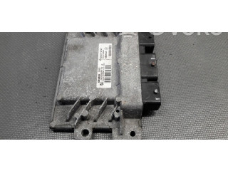 Блок управления двигателем Блок управления S120200113 Renault Twingo II