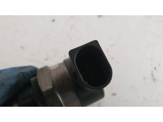 Топливная рампа 0281002949, 15643987   BMW 3 E92 E93 2.0  для двигателя N47D20