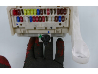 Pojistková skříňka 8273002140 Toyota Auris 150 2007