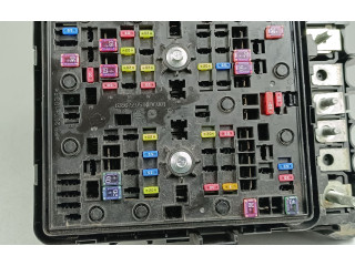 Блок предохранителей 68347002AE   Jeep Grand Cherokee WL    