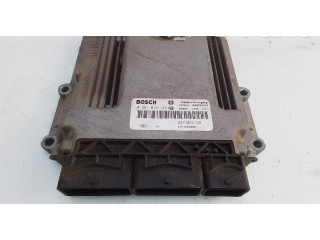 Блок управления двигателя 237102213r Dacia Lodgy