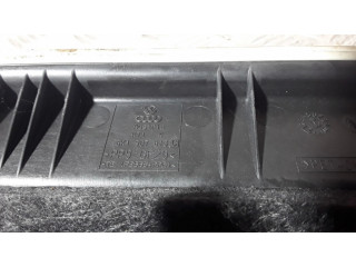 Другая деталь отсека двигателя