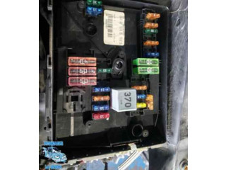 Блок предохранителей 1K1652357, 1K1652357 Volkswagen Jetta V