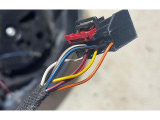 Зеркало электрическое Skoda Yeti (5L) 2009 - 2017 года