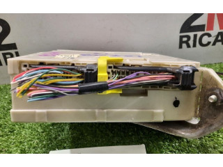 Блок предохранителей 8273053050, 8273053050 Lexus IS 200-300