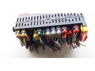 Блок предохранителей  357937039, 357937039   Volkswagen Golf III    