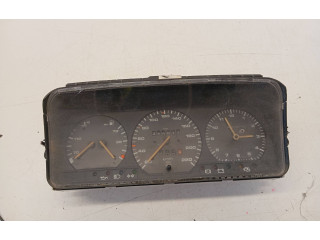 Панель приборов 81117621   Volkswagen PASSAT B3       