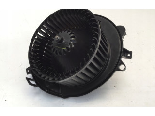 Вентилятор печки 5WC819015 Skoda Octavia Mk4