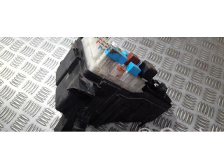 Pojistková skříňka Toyota RAV 4 (XA20) 2003