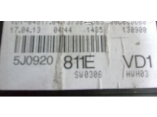 Панель приборов 5J0920811E   Skoda Fabia Mk2 (5J)       