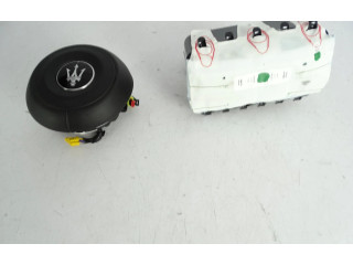 Подушка безопасности водителя    Maserati GranTurismo