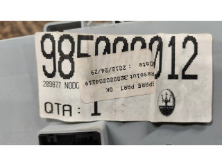 Блок предохранителей 50121010, 985000012 Maserati Quattroporte