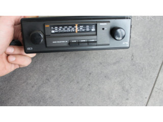 Радио/ проигрыватель CD/DVD / навигация