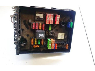 Блок предохранителей  8k130412, 0-1718130   Skoda Yeti (5L)    