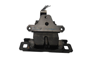 Zámek zadních dveří Volvo V50 2006