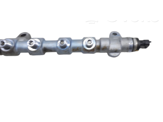 Топливная рампа 46347252, 46346020 Jeep Renegade