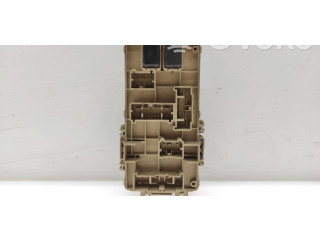 Блок предохранителей JB200400   Subaru Forester SF    