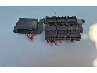 Блок предохранителей 5J0937548 Skoda Fabia Mk2 (5J)