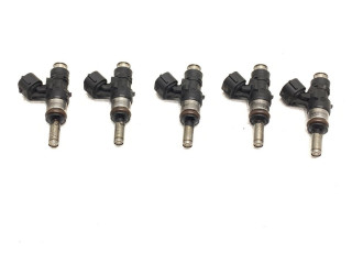 Топливная рампа 07K133551A   Audi A3 S3 8V  