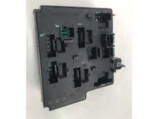 Блок монтирования реле 31676132 Volvo XC90