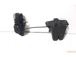 Замок багажника 31349975 Volvo XC60 2017 - года