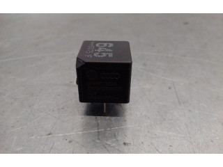 Блок предохранителей 4H0951253A Skoda Octavia Mk3 (5E)