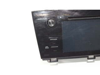 Радио/ проигрыватель CD/DVD / навигация