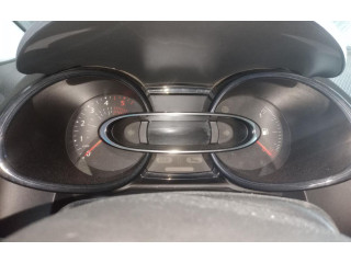 Панель приборов    Renault Clio III       