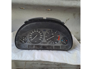 Přístrojová deska BMW 5 E39 2002 62118374336