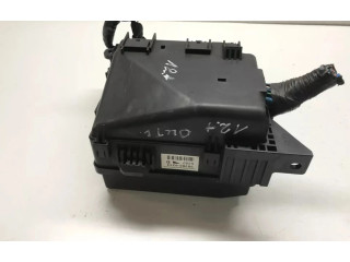 Блок предохранителей 307040343 Mitsubishi Outlander