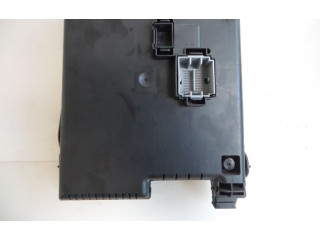 Блок предохранителей 8676391, 8676391 Volvo V70