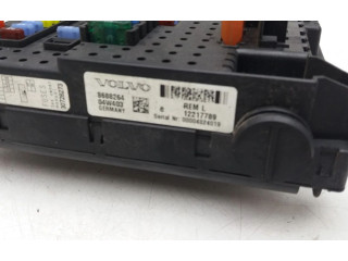 Блок предохранителей  8688264, 8688264   Volvo V70    