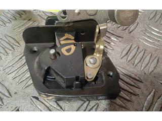 Zámek zadních dveří    KIA Carnival 2004