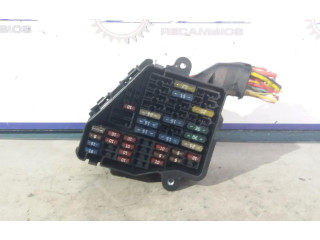 Pojistková skříňka Volkswagen PASSAT 2000