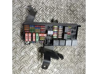 Блок предохранителей    Mercedes-Benz R W251    