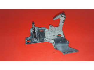 Петля замка капота двигателя