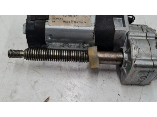 Электрический двигатель для регулировки положения руля