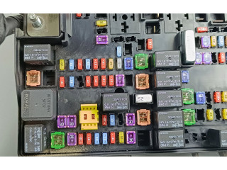 Блок предохранителей P68251627AB Jeep Grand Cherokee