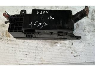 Блок предохранителей Mitsubishi L200