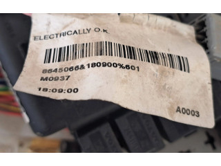 Блок предохранителей  9401802, 8645066   Volvo V70    