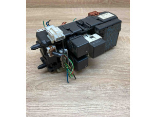 Блок предохранителей MB953355, 0K080231 Mitsubishi Carisma