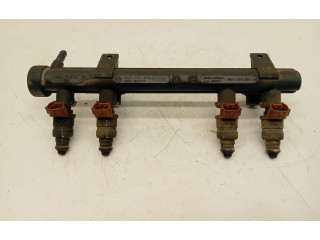 Топливная рампа 047133319, 847133321 Skoda Fabia Mk1 (6Y)